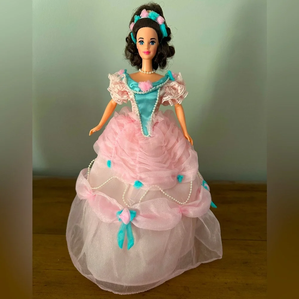 Southern Belle Barbie from The Great Eras Collection, 1993